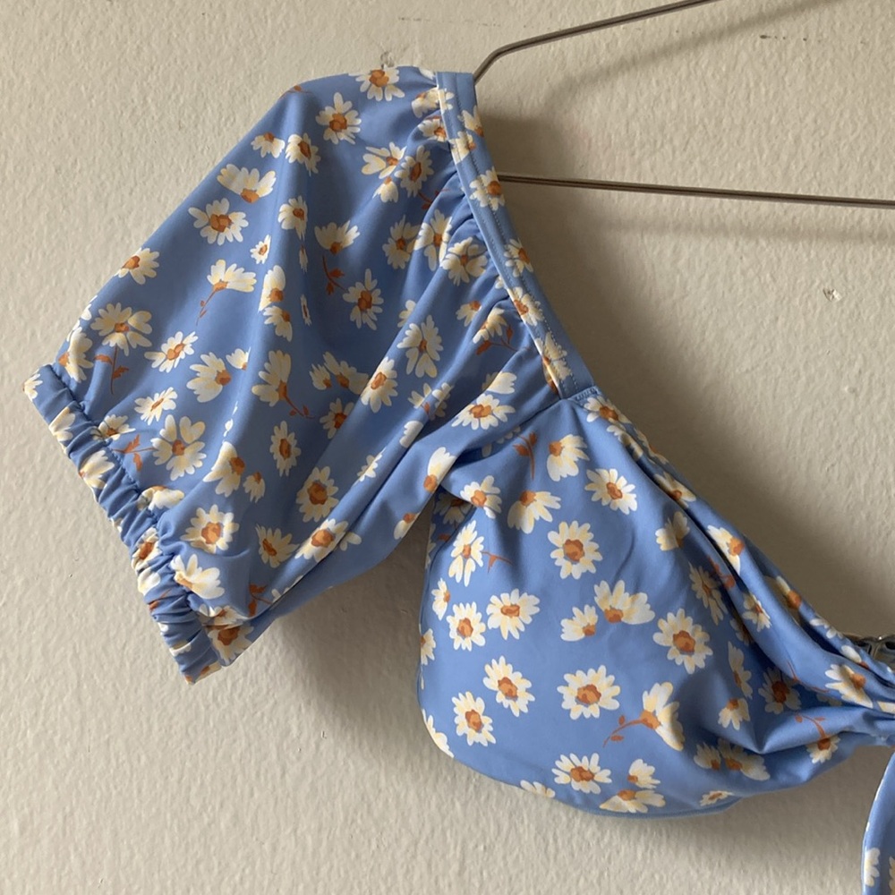NWT Billabong Blue Floral Tie-Front Bikini Top - Picture 7 of 12